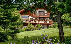 Fox Den Bed & Breakfast