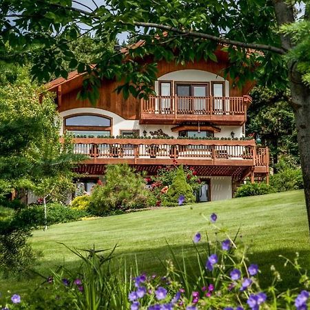 Fox Den Bed & Breakfast Leavenworth Exterior photo